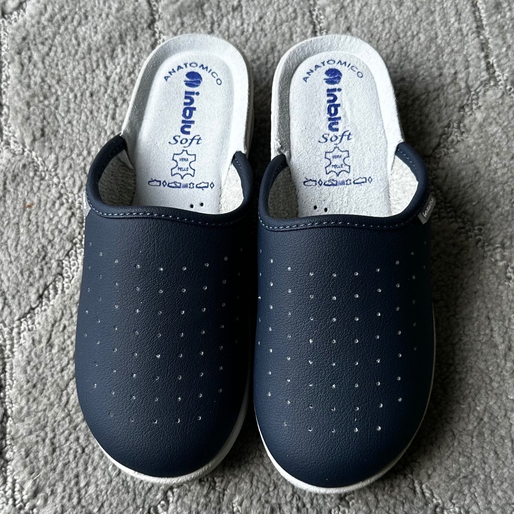 Beautiful Inblu anti shock made in Italy slip on Navy Blue clog Size 35 EU 5 USA